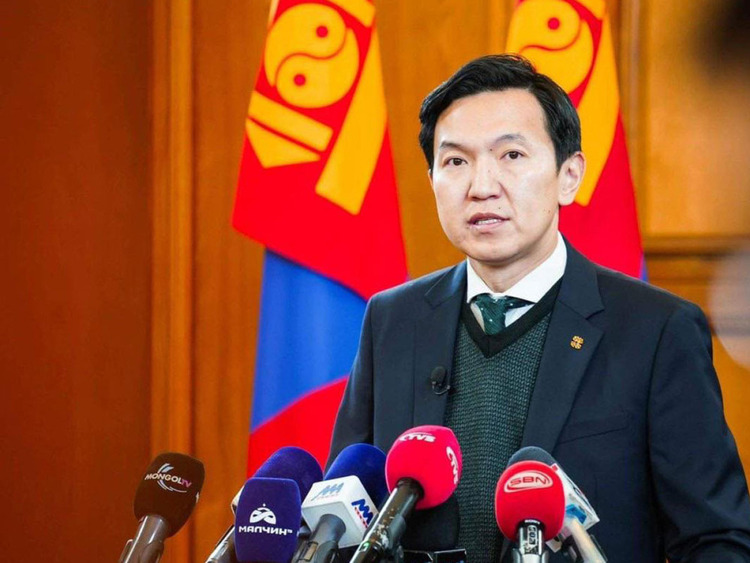 Шинэ Ерөнхий сайд улс төрийн шийдвэр гаргалтын шинэ хандлага тогтоож байна